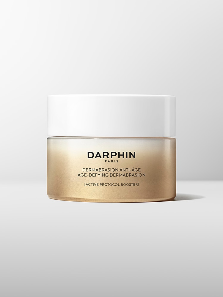 AGE-DEFYING DERMABRASION Instant improvement in pore visibility, radiance & smoothness.